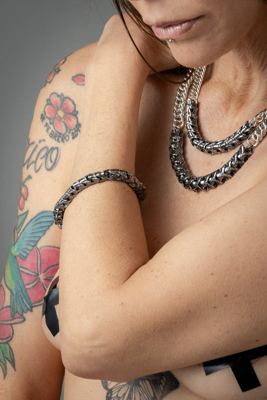 Tebra orecchini – La forza nascosta prende forma