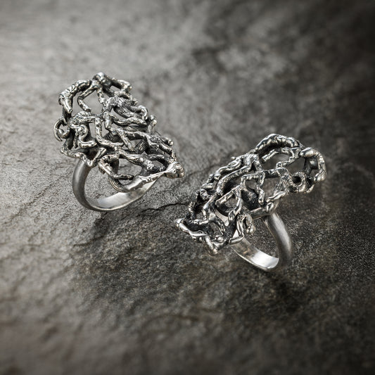 Corallo – Radici Marine scolpite nel Metallo